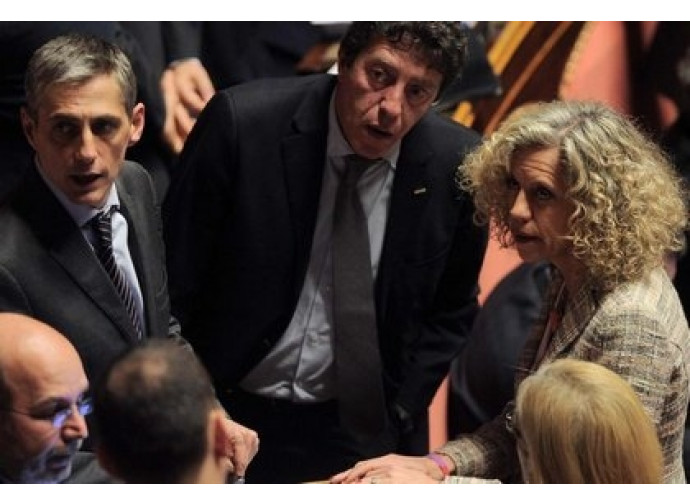 La Cirinnà con altri senatori del Pd La Cirinnà con altri senatori del Pd
